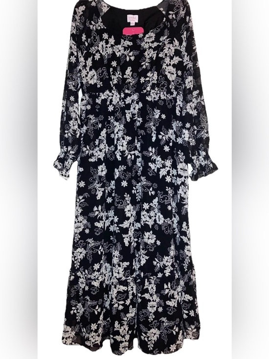Isabel Maternity by Ingrid & Isabel Dresses & Skirts - Isabel Maternity Floral Black & White Long Sleeve Chiffon Maxi Dress Loose Fit